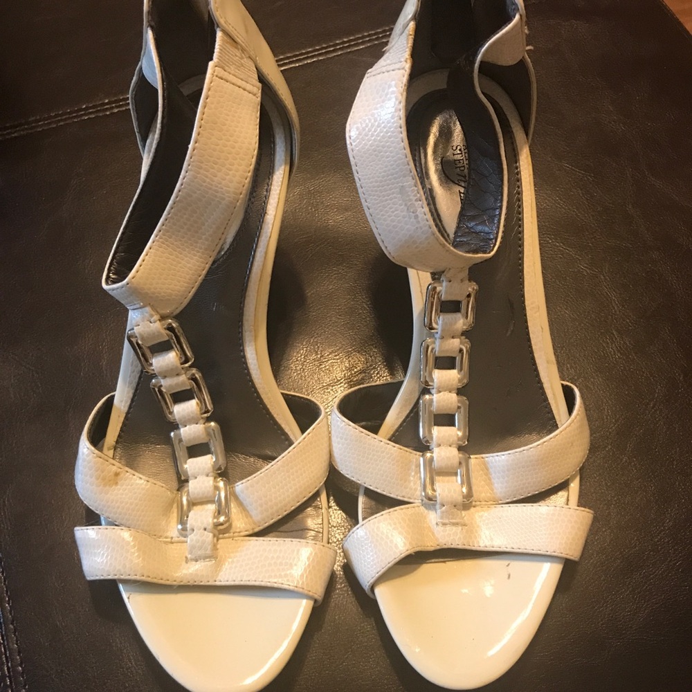 FINAL PRICE!! Off white Alfani dress sandals